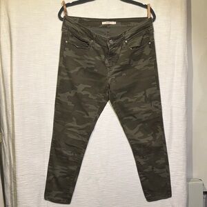 Levi's Olive Camouflage Skinny Jeans
